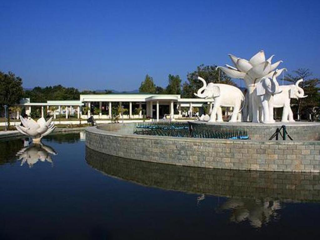Star World Hotel Naypyidaw Exterior foto